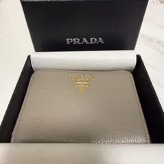 【75,900円で購入しました】PRADA 二つ折り　財布　グレー