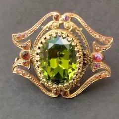 ヴィンテージブローチ ＆ ペンダントトップ　ゴールドカラー　オリーブグリーン