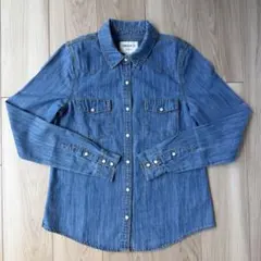 ✨美品✨Forever 21 長袖デニムシャツのサムネイル