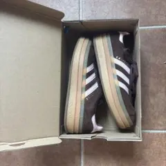 adidas ガゼル スニーカー ボールド ブラウン ピンク 厚底
