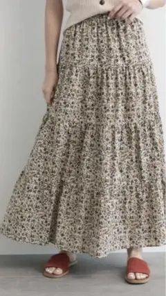 OZOC　マキシスカート　綿　Mサイズ　小花柄　ベージュ