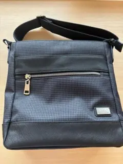美品】NICOLE ショルダーバッグ ブラック 千鳥格子 - メルカリ
