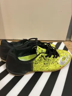 asicsフットサルシューズ イエロー ブラック