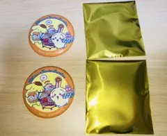 ポムポムプリンとちいかわのうさぎ？の缶バッジ2個セットとステッカー3枚セット