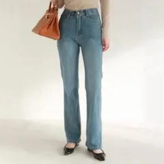 【新品】DHOLIC ディーホリック シークレットゴムフレアデニムパンツ Sのサムネイル