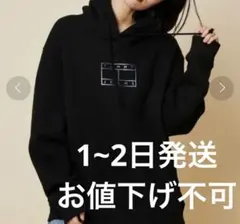 TOMMY JEANS ブラック パーカー