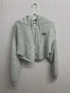 グレー クロップド丈パーカー Mサイズ　ジップパーカー春秋冬