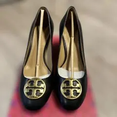 【新品未使用】Tory Burch ブラックパンプス（24cm）のサムネイル