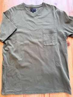 BEAMS ポケット付きTシャツ オリーブ Lサイズのサムネイル