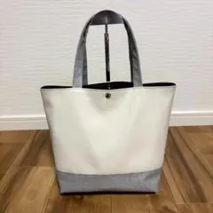 ハンドメイド　シンプルトートバッグ　フェイクレザー　白／グレー