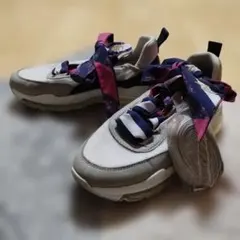 Item thumbnail for item b75cf2fb-2cd6-40ee-8907-73a9ddb3b170