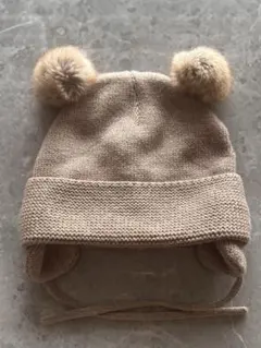 ベビー用ベージュニット帽 耳付きデザイン