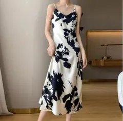 花柄 キャミソールワンピース L　高見え サテン調 モード　Aライン　リゾート