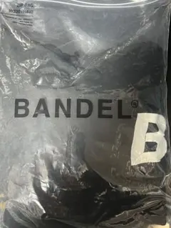 BANDEL ワンポイント刺繍ロゴパーカー