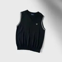 美品 FRED PERRY ニットベスト Vネック ブラック L 古着