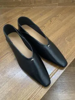 【新品】Uカット ゴールドアクセント ローヒール パンプス　24.5センチ