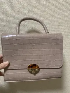 【新品タグ付き】クロコ柄　ショルダーバッグ　ピンクベージュ
