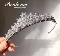 ティアラ　ウエディング