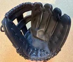 [美品] Wilson 野球用グローブ ブラック 野球ボールのおまけ付き