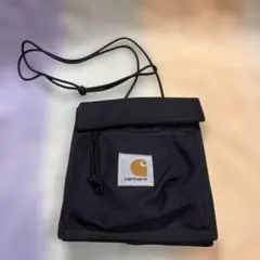 Carhartt ブラック サコッシュ