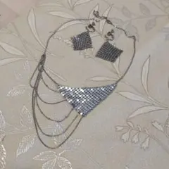 ★お買い得です　シルバー風　デザインネックレス＆イヤリング　2点セット