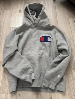 Champion グレー フード付きパーカー！