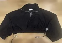 ハイネックのクロップドジャケット