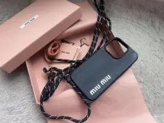 ミュウミュウ　iPhone 15 Pro ケース　iPhoneケース　ブラックのサムネイル