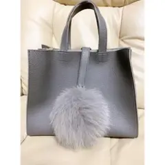 ファー ボンボン トート バック グレー レディース