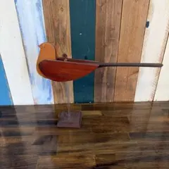 木製の鳥のオブジェ