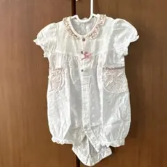 赤ちゃんの城　ホワイトロンパース フリル付き