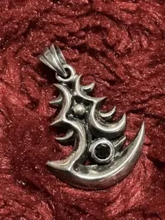 ヴィンテージ‼︎ブランド刻印あり❣️『黒石付き★カッコいい‼︎シルバー★トップ‼︎』