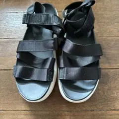 UGG 24cm 厚底サンダル ブラック