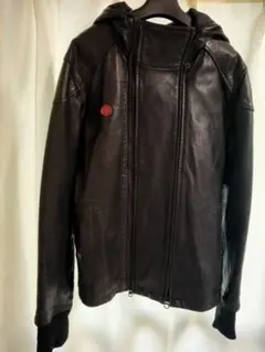 【送料無料】黒いレザージャケット フード付き