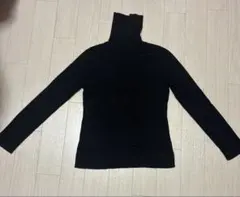 ブラックタートルネックセーター（女性用　ラメ入り）