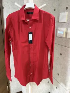 赤色 長袖シャツ 新品タグ付き