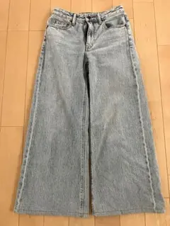 GU ライトブルーワイドパンツ