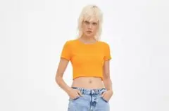 クロップドTシャツ　ショート丈