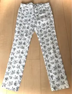 美品！レプシィム LEPSIM パンツ ズボン ボトムス スキニー 春 花柄のサムネイル