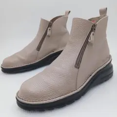 Item thumbnail for item ebad5fe7-ac5b-4032-88e5-10c358bb2db6