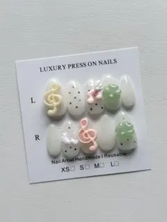 ハンドメイド ネイルチップ ウィッシュコア 音符 白【現品】