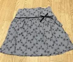 べべ＊張りのあるフラワー刺繍生地＊バックティアードスカート＊120