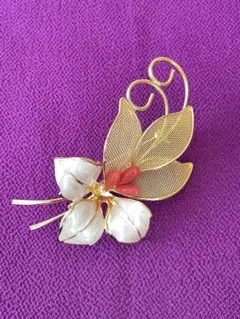 ブローチ　フラワーブローチ ゴールド系ブローチ