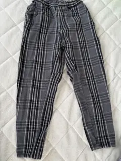 branshes チェック柄 ロングパンツ 130 ガーデナー　テーパードパンツ