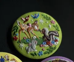 ディズニー刺繍缶バッチ　美女と野獣　バンビ