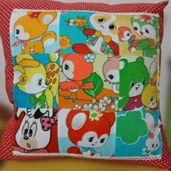 昭和レトロ　アニマル　パッチワーク　クッション　赤のサムネイル