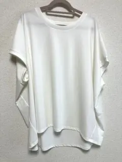 ★お値下げ中『UR TECH』汗染み防止　ドルマンTシャツのサムネイル