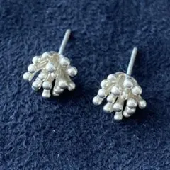 【純銀製】シルバー 花デザイン スタッドピアス