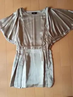 ROPE シャンパンゴールド袖フレアワンピース9号のサムネイル