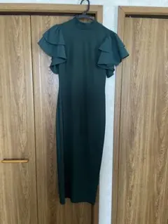 【即購入⭕️】パーティドレス 参列ドレスのサムネイル